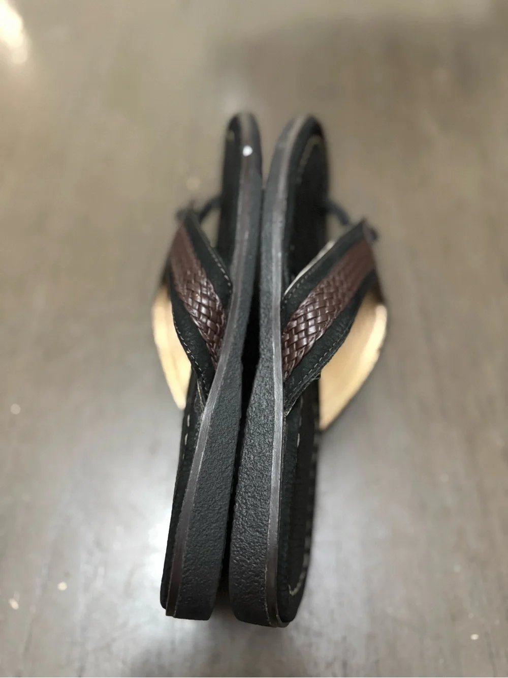 Tommy Bahama Leather Flip Flops Style Anchored Men’s Sz 10M